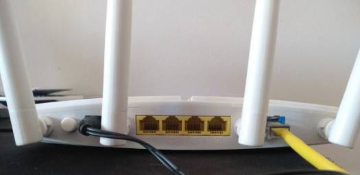 D-LINK 4G AC1200 LTE Router, 1GHz Frequency, LTE Antenna, Speeds up to 300 - White | DWR-M961